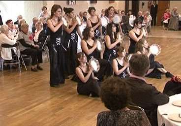 Danseurs de la compagnie OMbreS en représentation