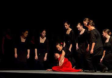 Danseurs de la compagnie OMbreS en représentation