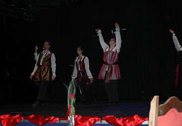 Danseurs de la compagnie OMbreS en représentation