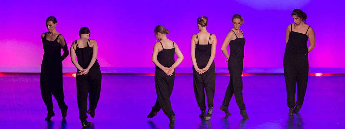 Photo de spectacle de la compagnie de danse OMbreS